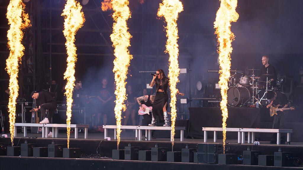 1280px-HF2025Novelists_8